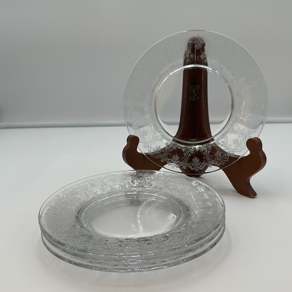 Vesta Clear Luncheon Plate by Glastonbury Lotus- set of 4 - Picture 3 of 16